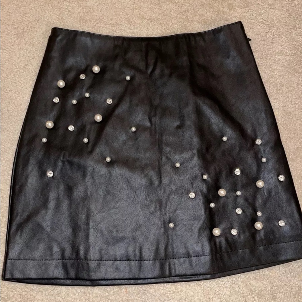 Francesca’s Jessa Mini Black Faux Leather Skirt- XS